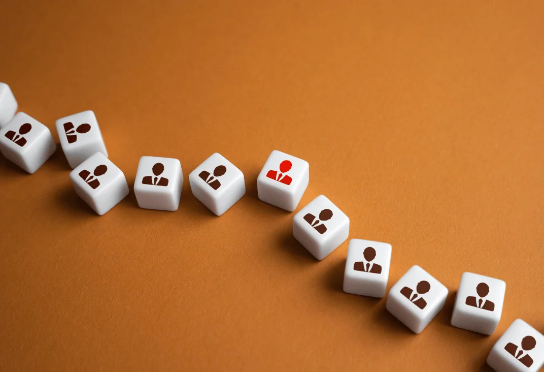 Analyzes Competitors